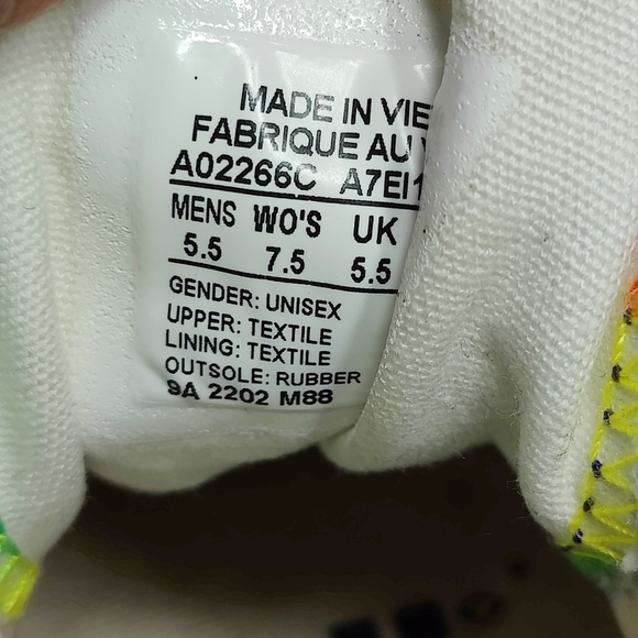 Converse All Star Pride Rainbow High Tops Unisex Sneakers Shoe Women 7.5 Men 5.5 - Picture 8 of 8